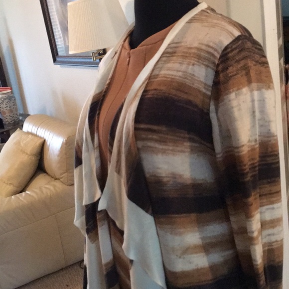 Add a sweater for a change! - Picture 3 of 7